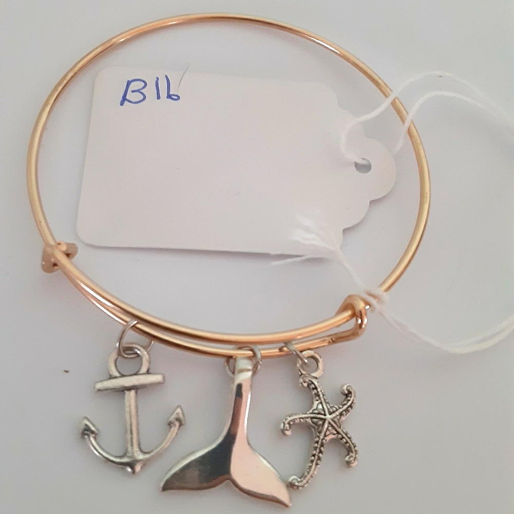 Adjustable bangle bracelet